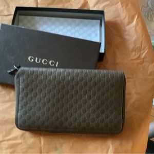 Gucci wallet authentic $890